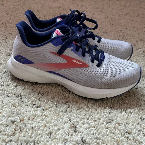 Brooks Launch 8 - Picture 2 of 7